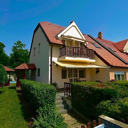 Villa Szepkilatas Vendeghaz Balatonfůzfő Exterior foto