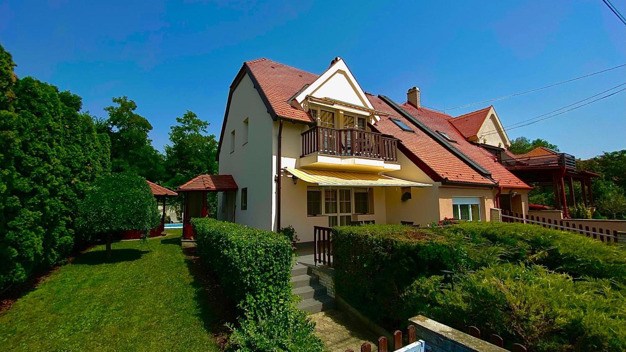 Villa Szepkilatas Vendeghaz Balatonfůzfő Exterior foto