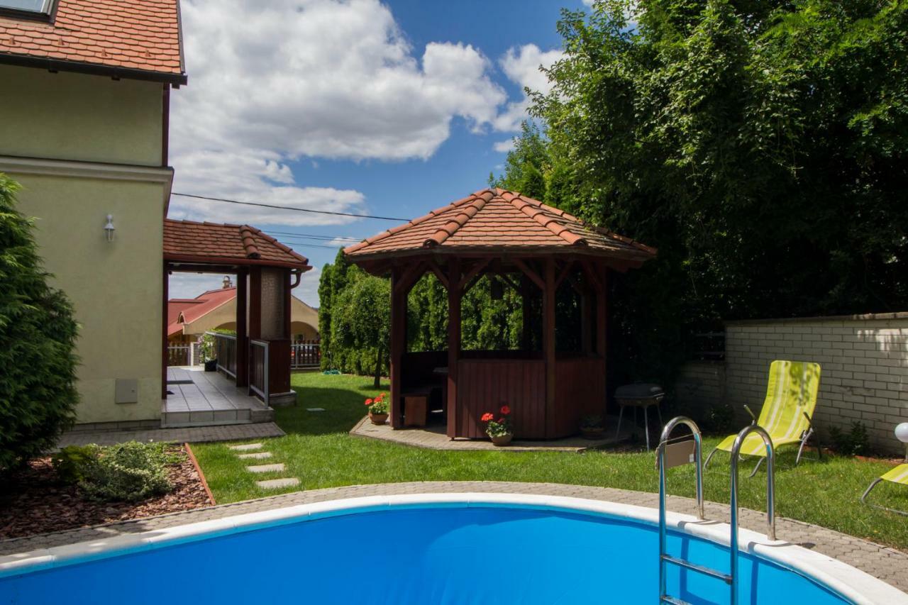 Villa Szepkilatas Vendeghaz Balatonfůzfő Exterior foto