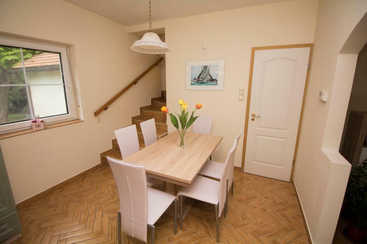 Villa Szepkilatas Vendeghaz Balatonfůzfő Exterior foto